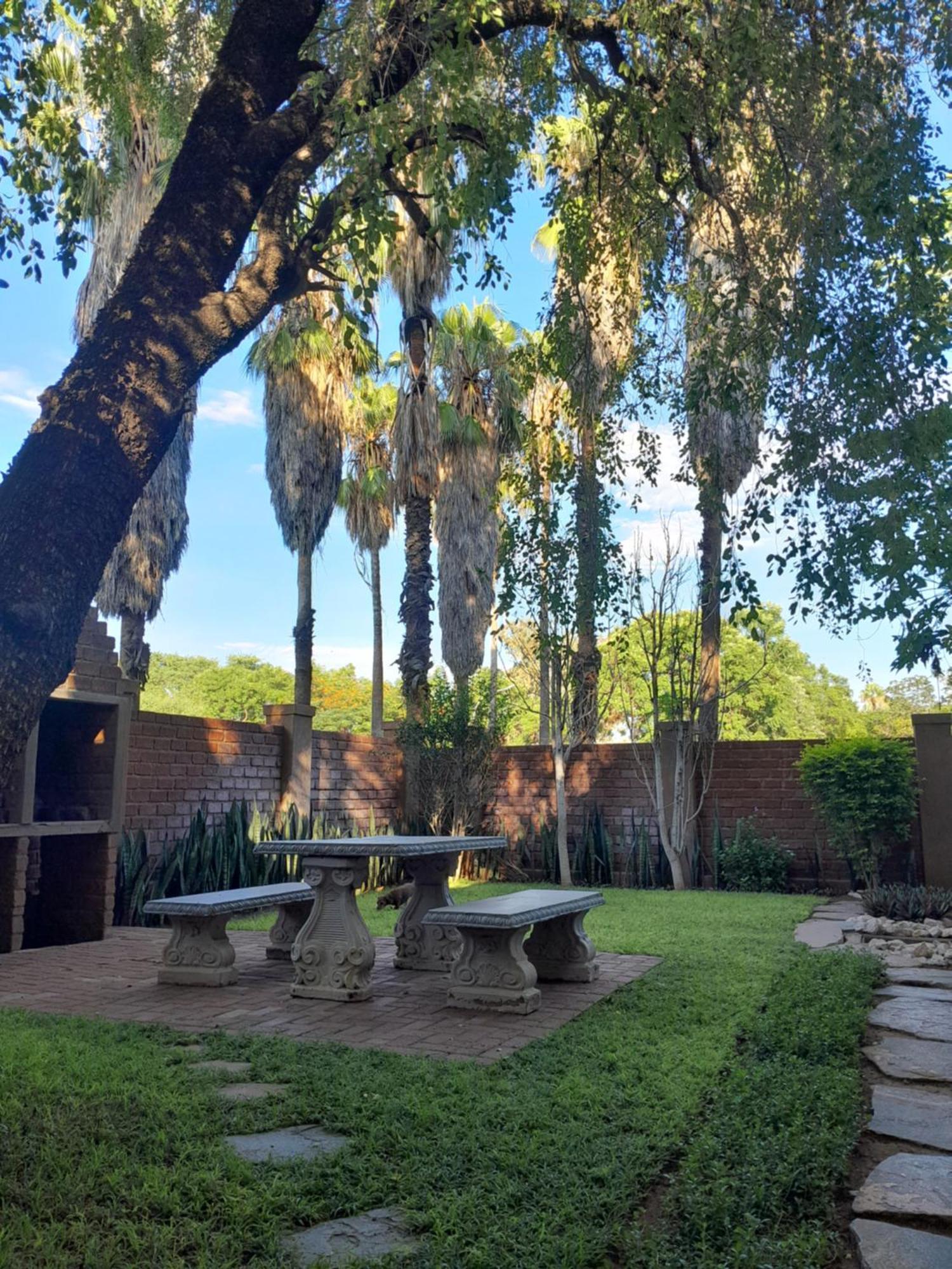 Tsumeb Theater Guesthouse 외부 사진